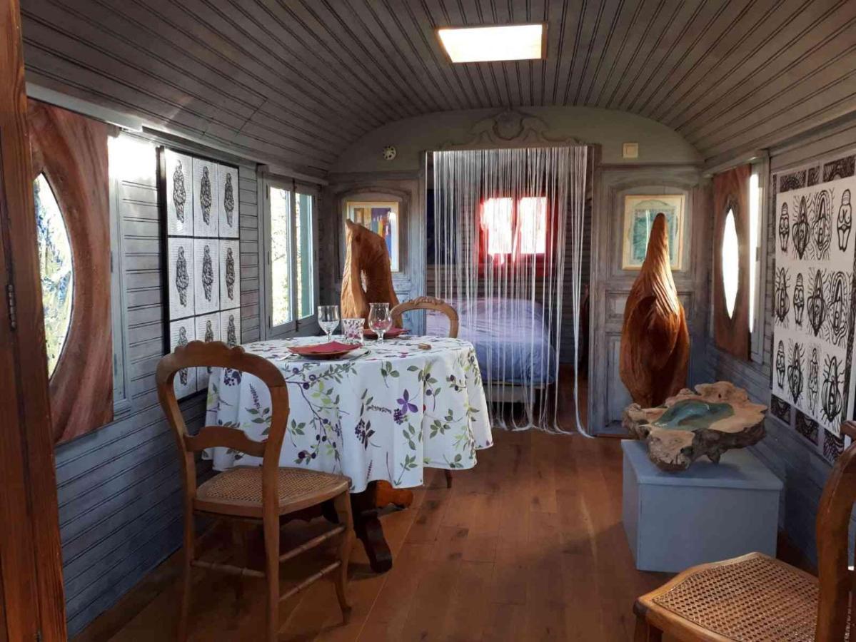 Bed and Breakfast Le Fond De La Biche Goutroux Экстерьер фото